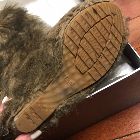 Authentic Prada fur boots - Picture 3 of 11